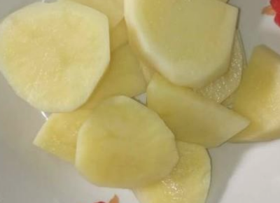 乌鸡和什么食物相克 哪些是乌鸡的做法