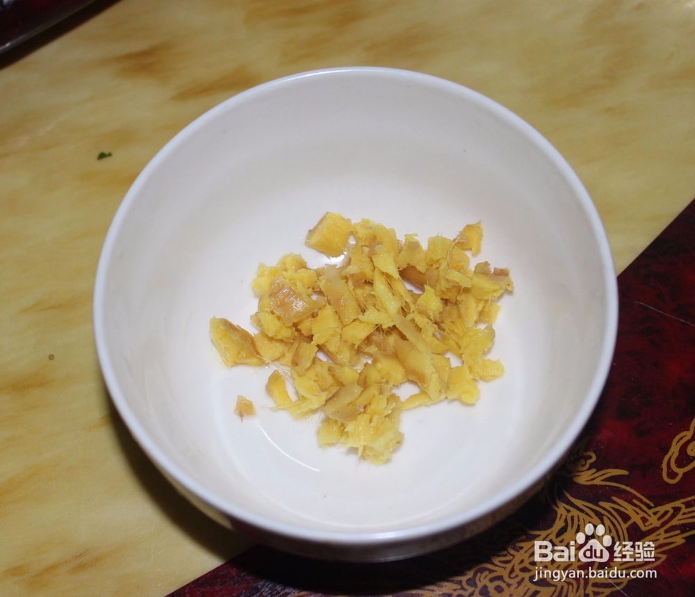 用生活中的食材药物治白发