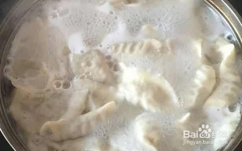煮冻饺子不破的窍门