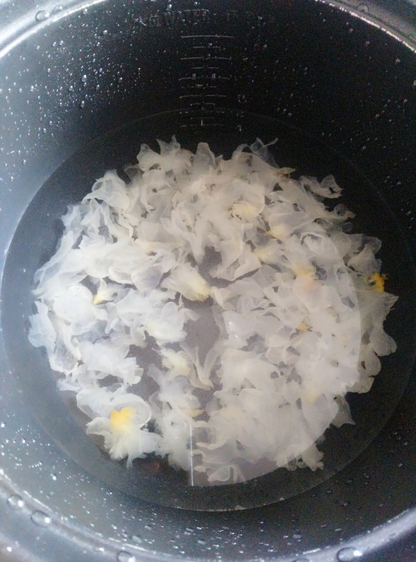 红枣苹果银耳羹