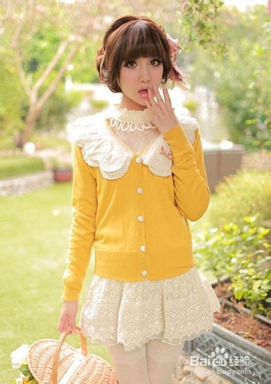 搭配蕾丝连衣裙演绎婉约唯美风