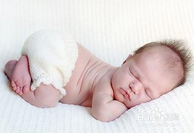 宝宝大便有奶瓣，分情况处理