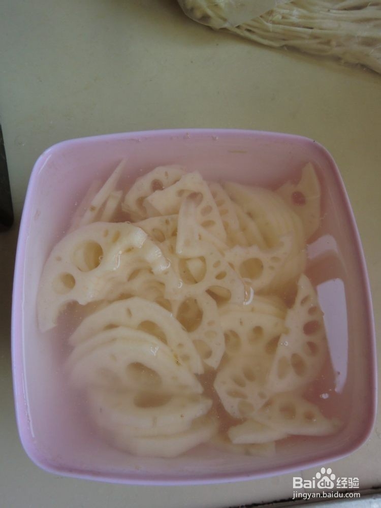 鲜美的干锅藕片