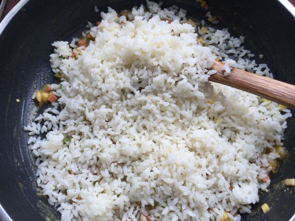 咸蛋黄三色炒饭