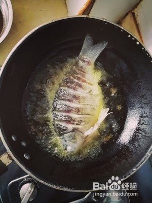 糖醋鲫鱼的做法