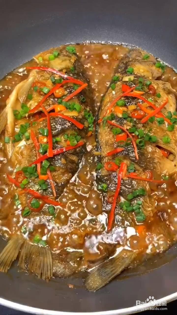 如何制作红烧鲫鱼？