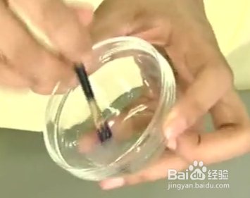 如何清理彩妆刷子