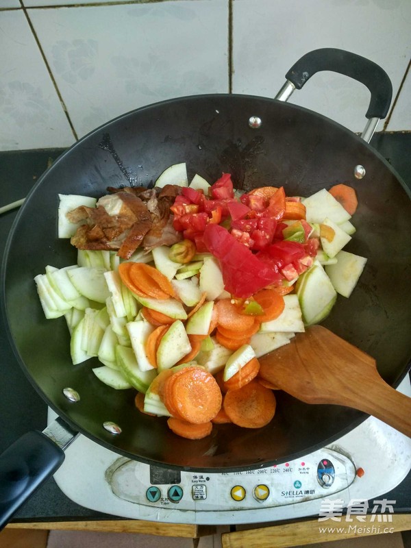 蔬菜炒鸭肉的做法