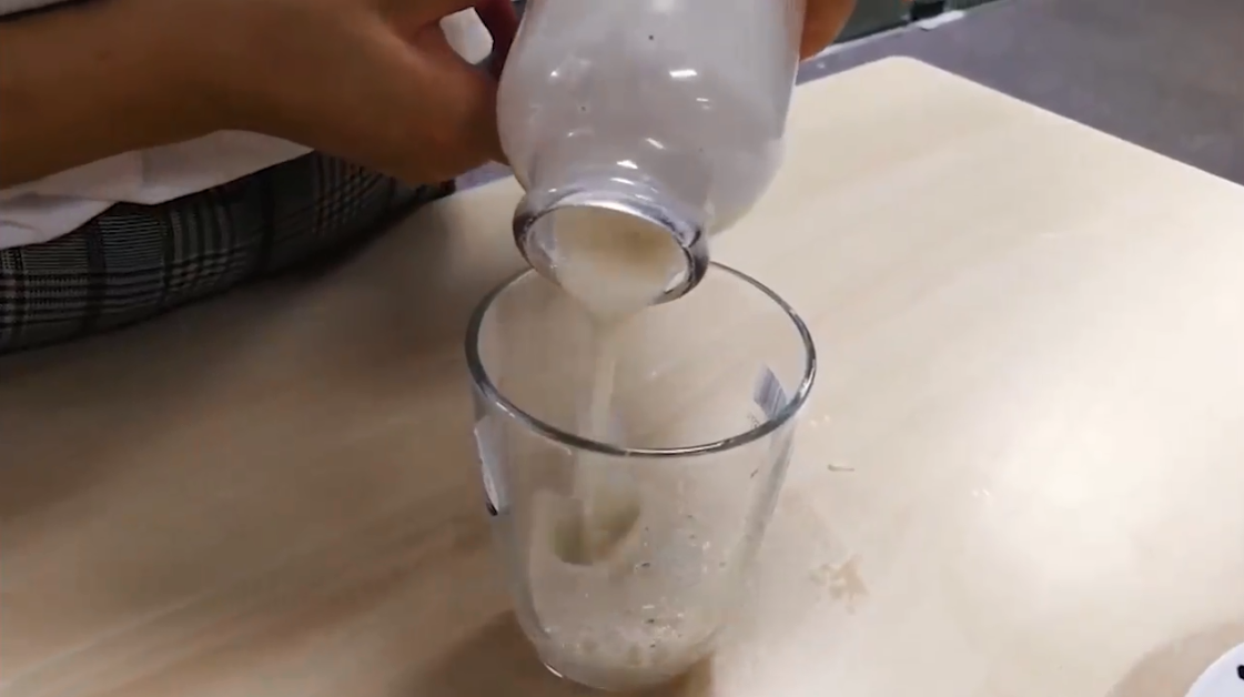 怎么制作水果奶昔？