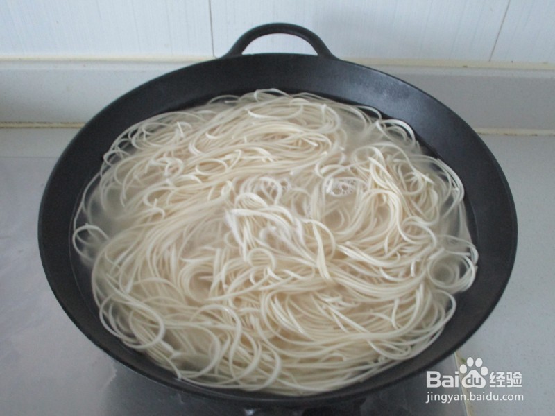 鸡毛菜肉丝炒面