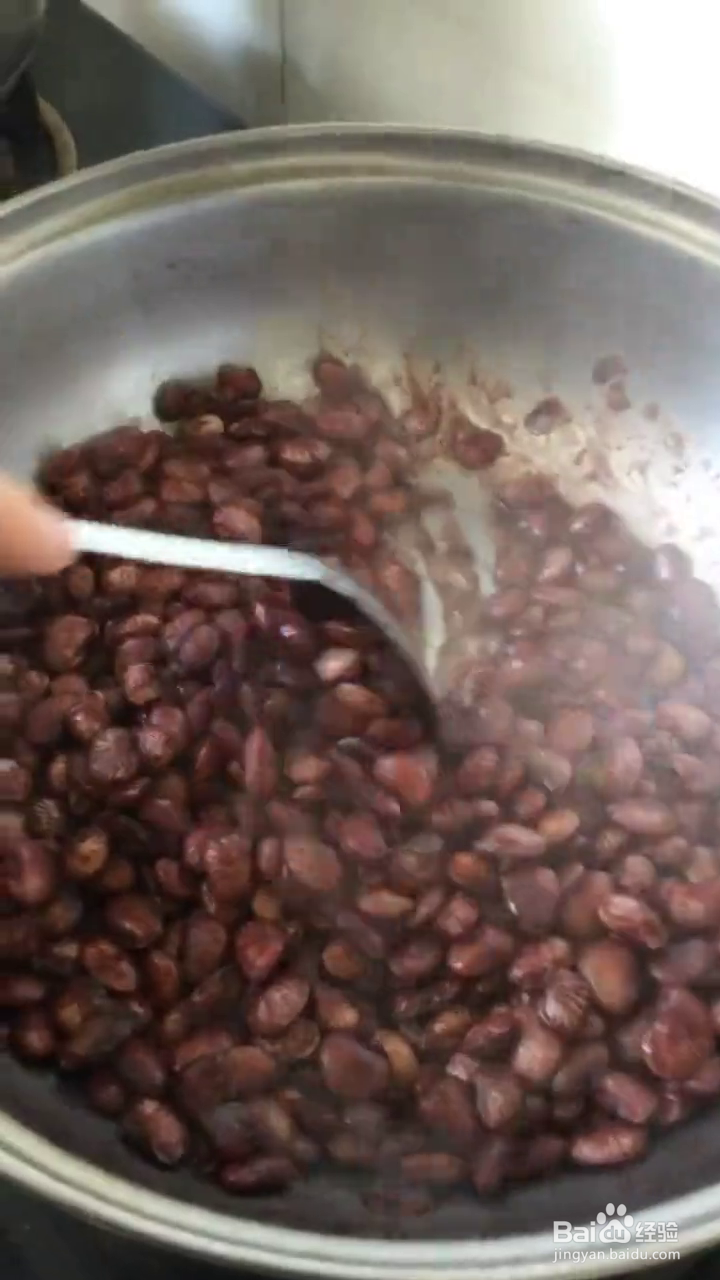 如何制作香甜蜜枣豆沙糯米饭?