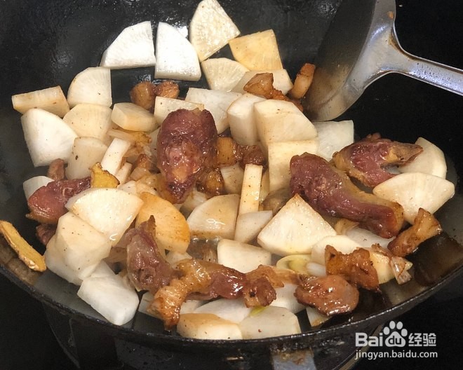 腊鸭腿炖萝卜省着吃的做法