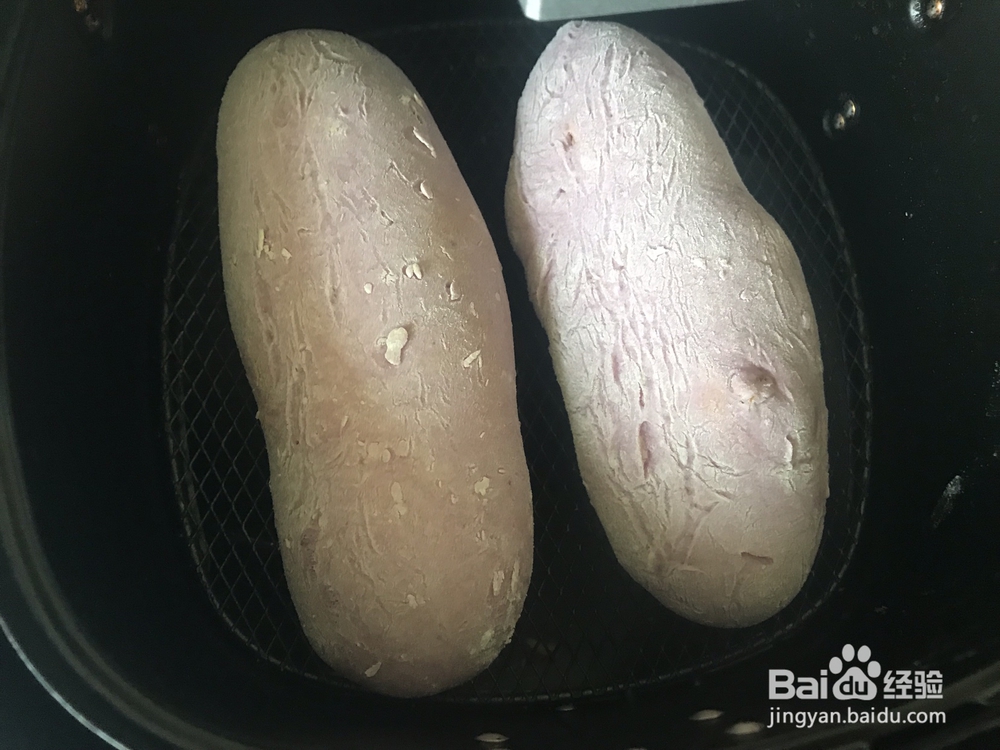 美味可口的蒜香紫薯包