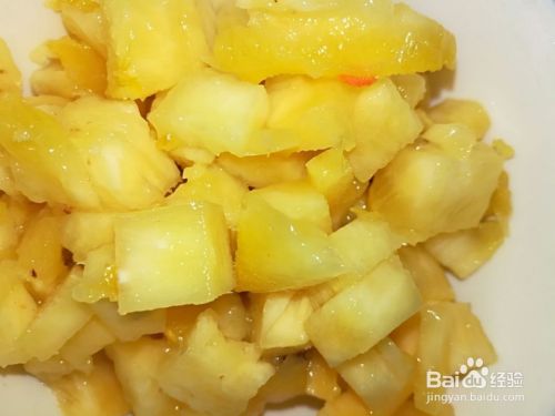 菠萝芹菜鹌鹑蛋菜的具体做法
