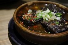 今天我们来说说街上特色小吃臭豆腐