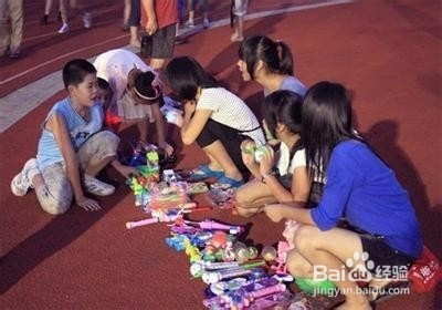 大学生勤工俭学之地摊篇