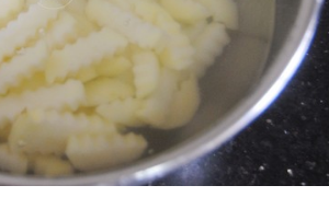 孜然狼牙土豆的做法