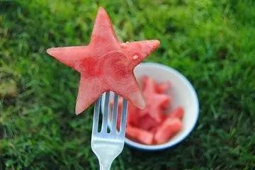 桃子和西瓜不能同时吃当心这些夏季