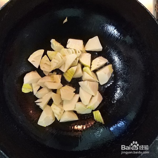 如何制作油焖春笋