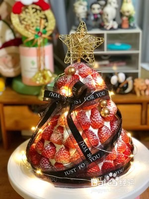 圣诞节草莓蛋糕塔