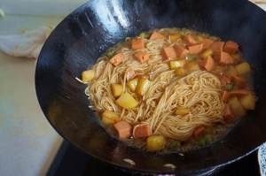 家常的土豆焖面