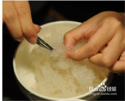 女人应该学会关爱自己——冰糖莲子炖燕窝！