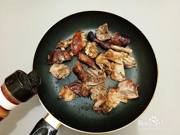 椒盐鸭架的步骤