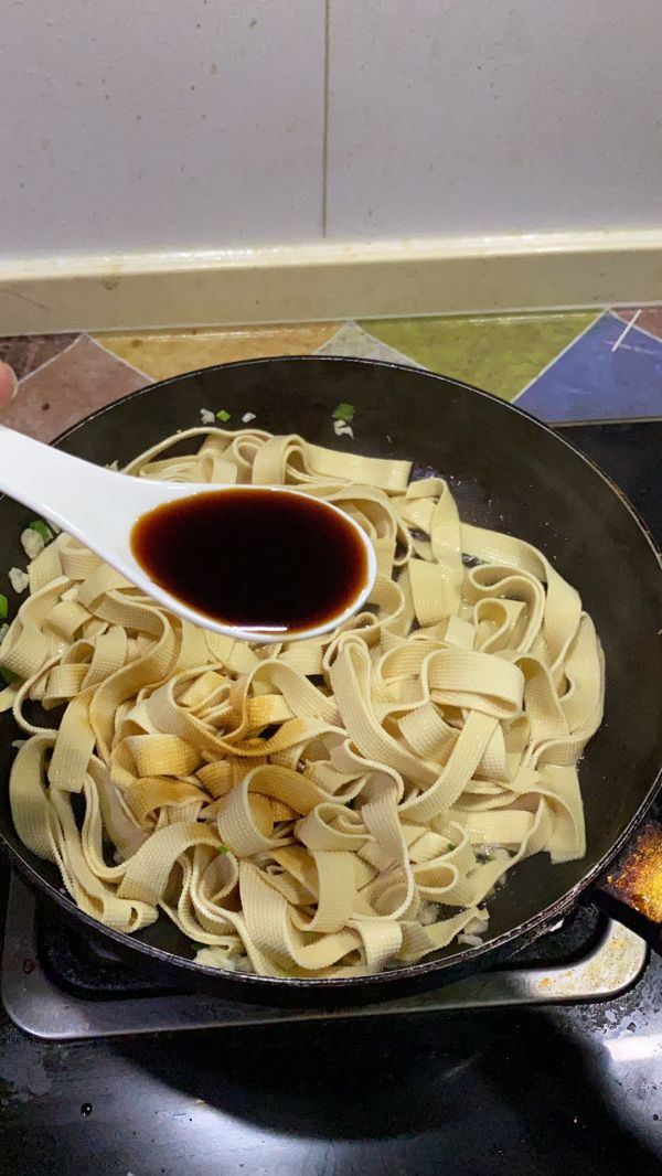 家常菜青椒豆皮