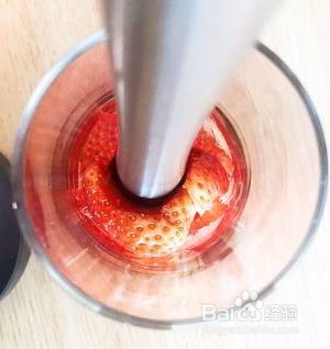 微醺草莓鸡尾酒