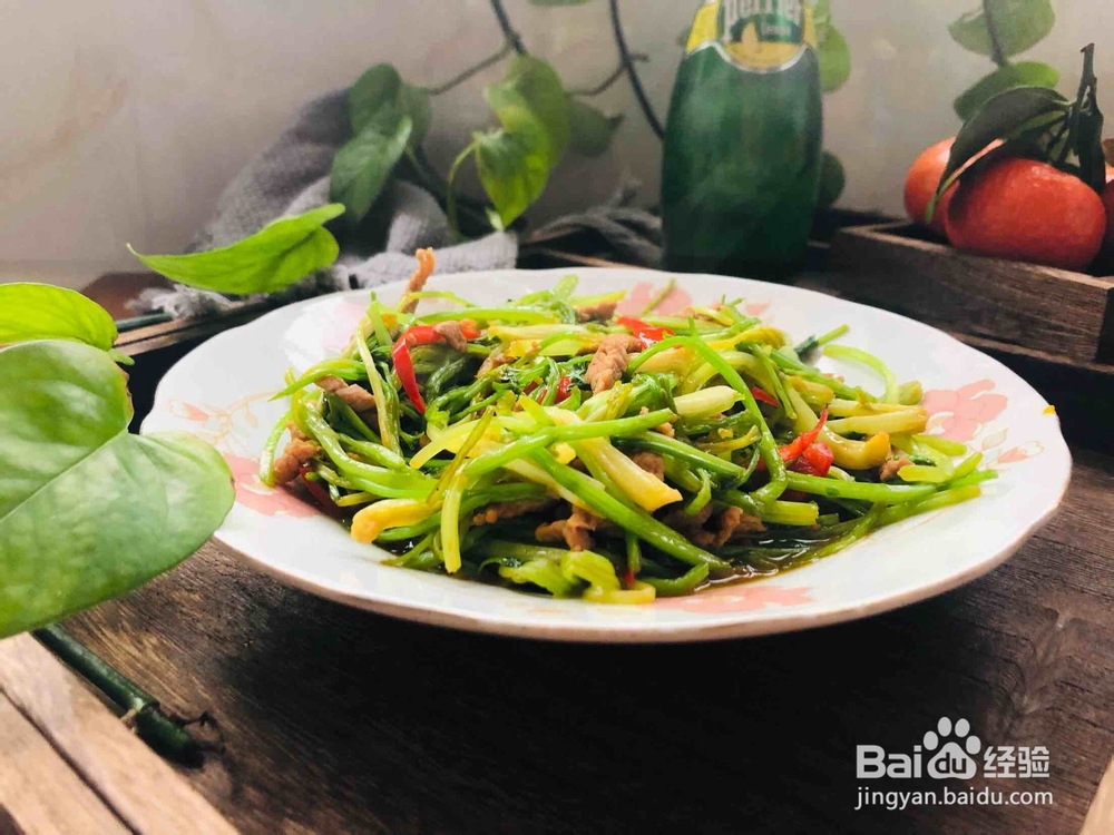 家常炒芹菜的做法