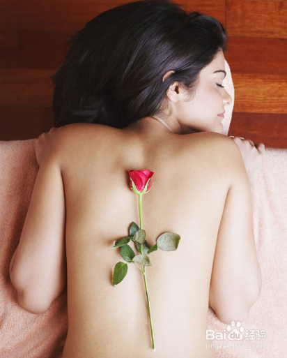 粉刺为什么长在前胸后背?