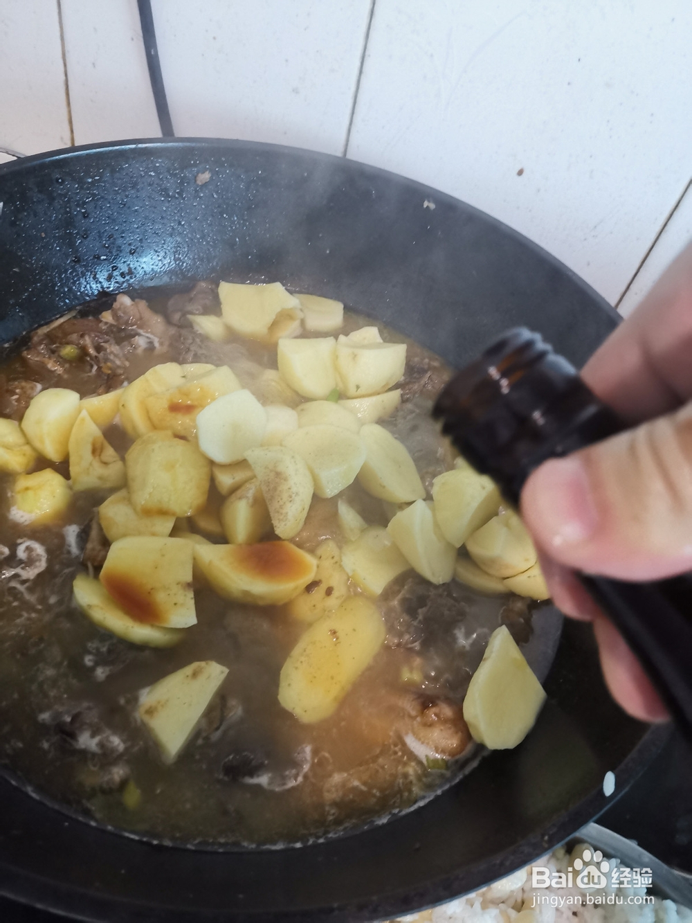 怎么用电锅大鹅炖土豆