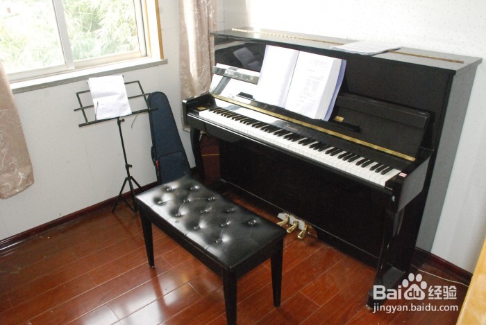 如何应对楼上住户踩踏地板的噪声?