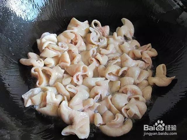 豆角炒肥肠的做法