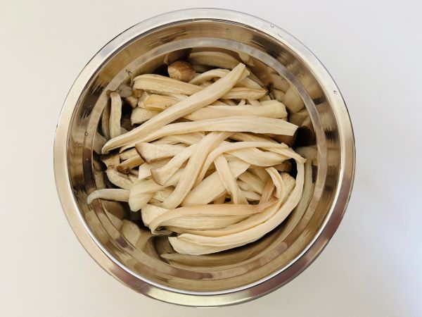 给肉都不换凉拌杏鲍菇