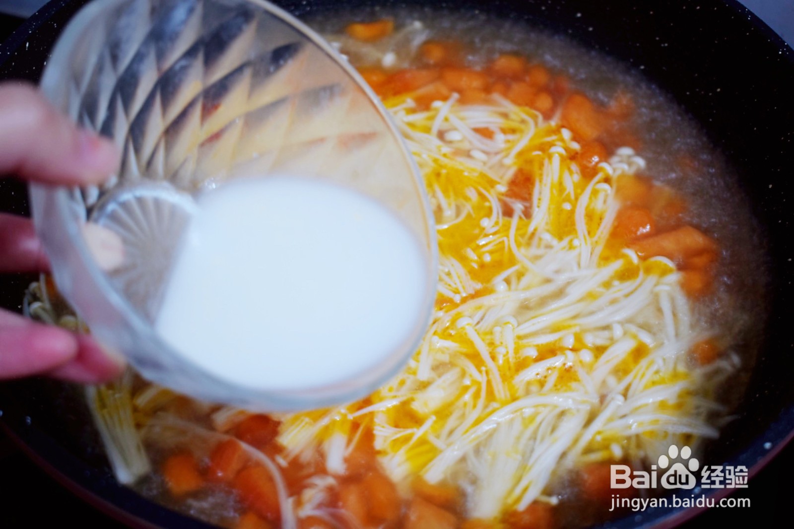 怎么做番茄金针菇豆腐汤