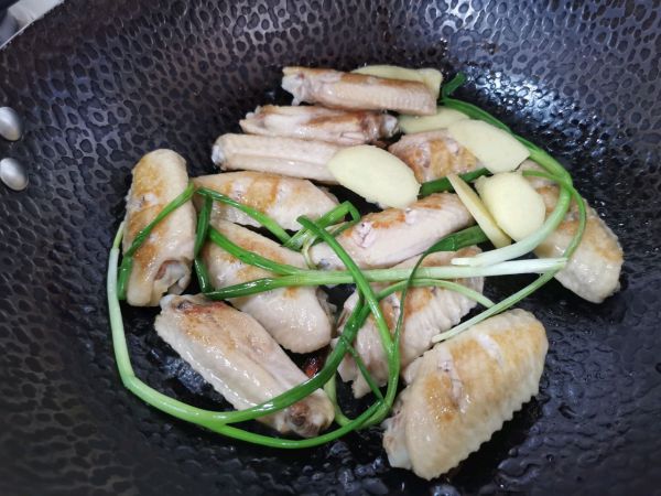 红烧鲍鱼鸡翅煲