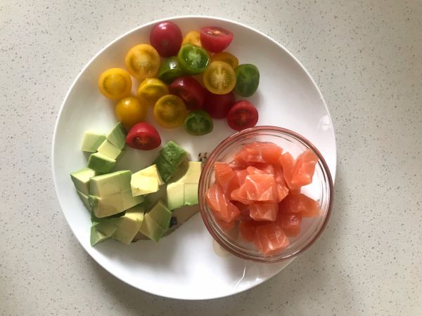 三文鱼藜麦沙拉