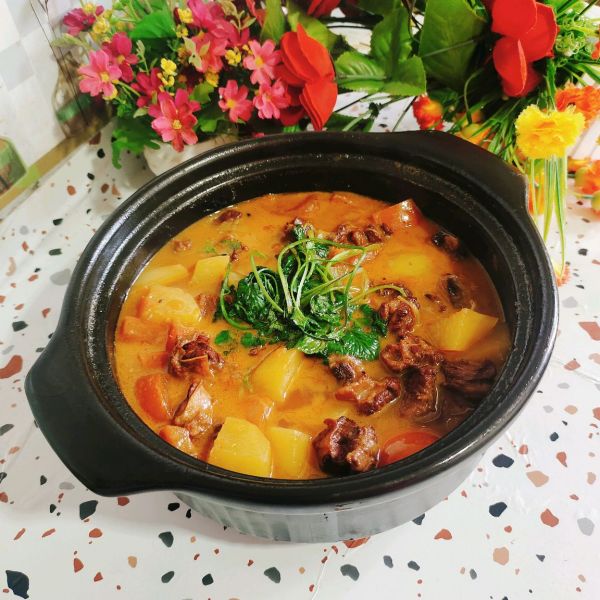 西红柿土豆牛腩煲