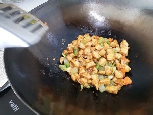 健身的鸡胸肉也可以炒着吃鸡胸肉炒三丁