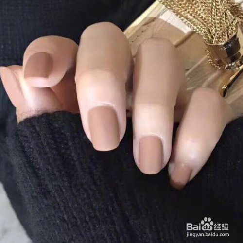 白色美甲变黄怎么清洗