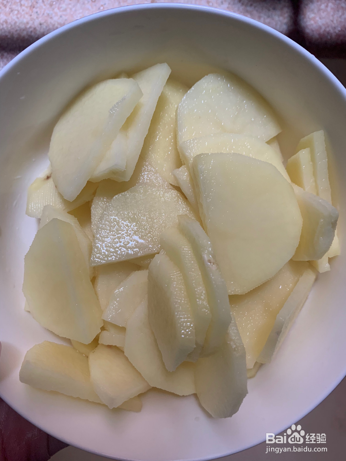 瘦肉蒜苗炒土豆的做法