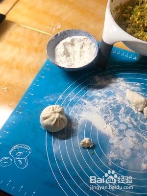 会连续吃八个的萝卜馅饼