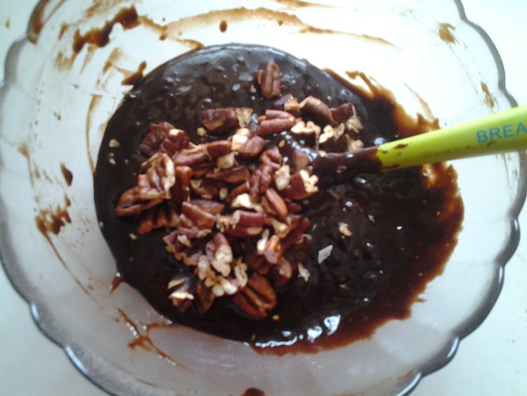 原来好吃的东西过程并非繁琐，香浓布朗尼，简单又美味！