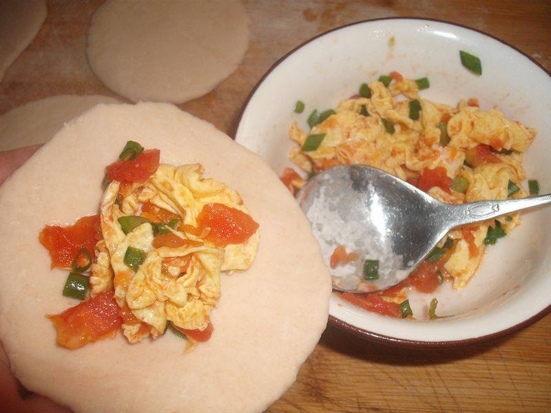 番茄炒蛋馅饼的做法，味道好极了！