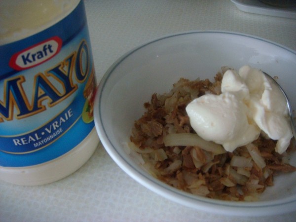 吞拿鱼汉堡包这样做才美味,你会做吗?