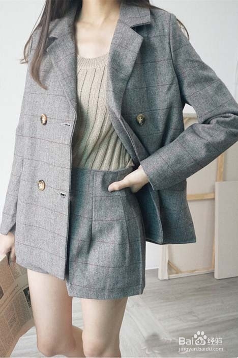 时尚修身西服 给你女强人般的气势