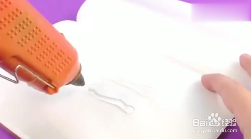 如何给芭比娃娃做一些好看的配饰