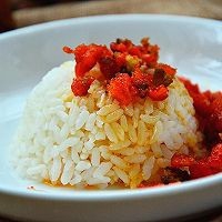 在家制作美味的蟹黄捞饭