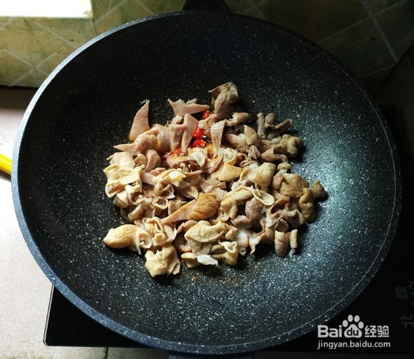 蒜薹炒肥肠制作方法
